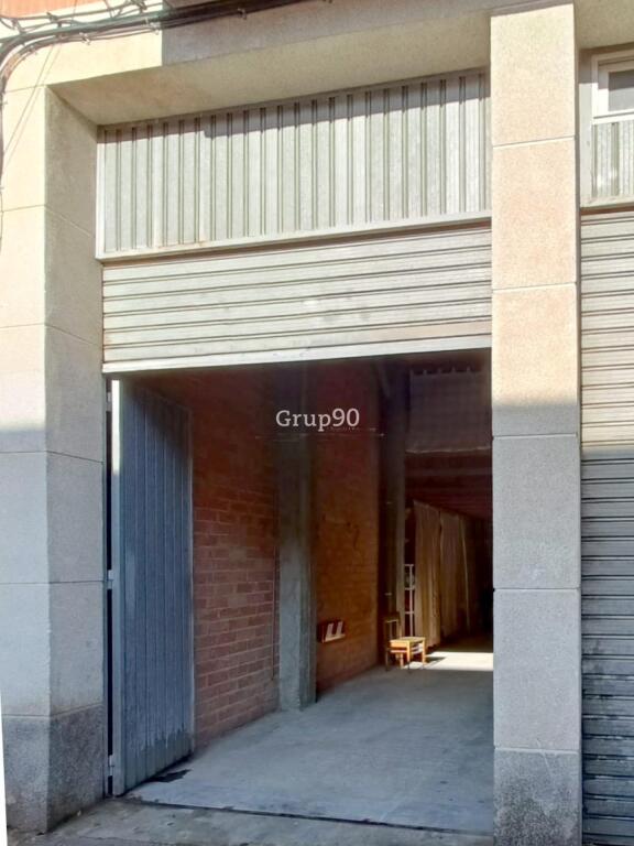 Imagen 2 de ¡Oportunidad Única! Práctico almacén a pie de calle en la mejor ubicación de La Bordeta.