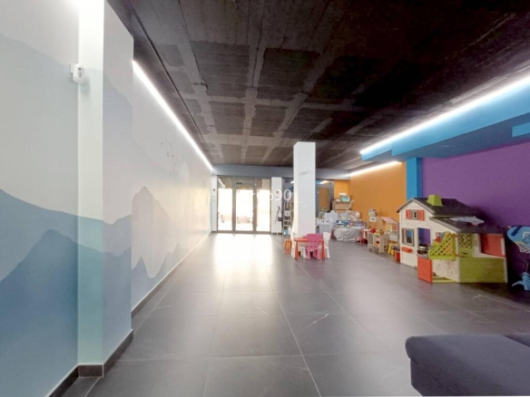 Imagen 3 de ¡El local de tus sueños te espera en Cappont!