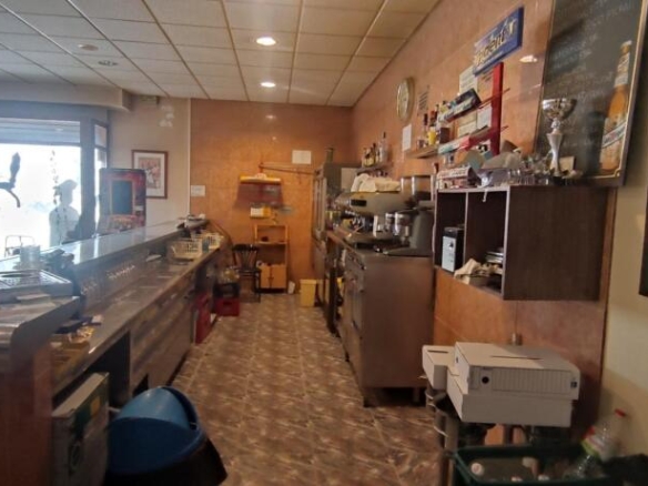 Imagen 2 de NEGOCIO DE RESTAURANTE CON VIVIENDA Y SOLAR EN BALSARENY