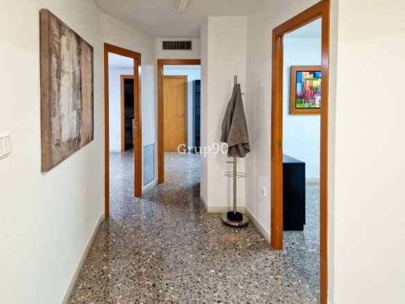 Imagen 3 de OFICINA EN  RENTABILIDAD  EN VENTA EN LA ZONA ALTA DE LLEIDA