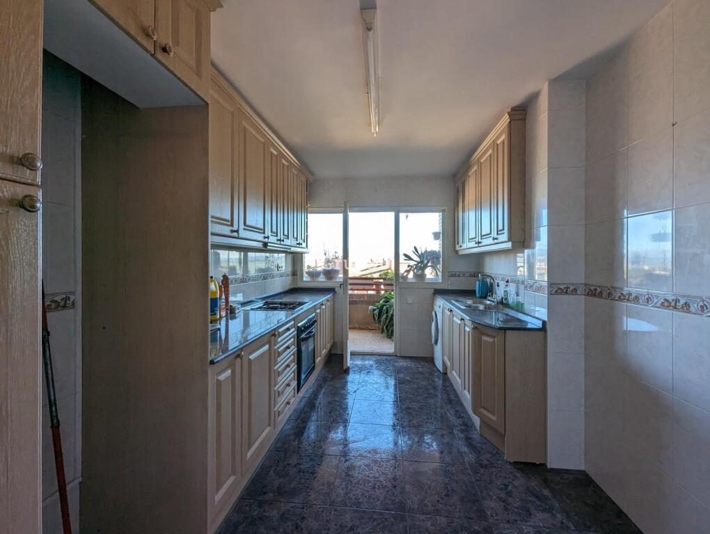 Imagen 3 de EXCELENTE PISO DE 4 HABITACIONES EN ALMENAR CON PLAZA DE PARQUING Y TRASTERO