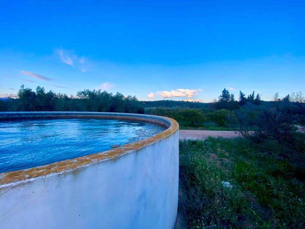 Imagen 2 de Encantador terreno con agua y luz de 1