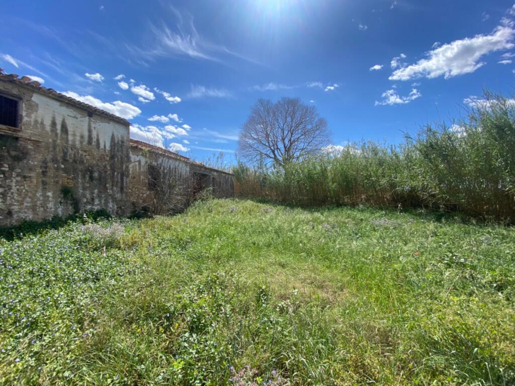 Imagen 2 de Estupenda finca para rehabilitar a menos de 1km de Tortosa