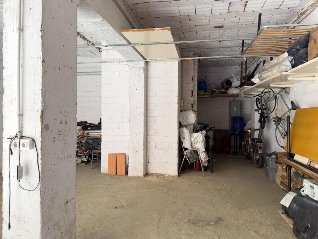 Imagen 2 de LOCAL EN LA BORDETA CON DOS PUERTAS INDEPENDIENTES.