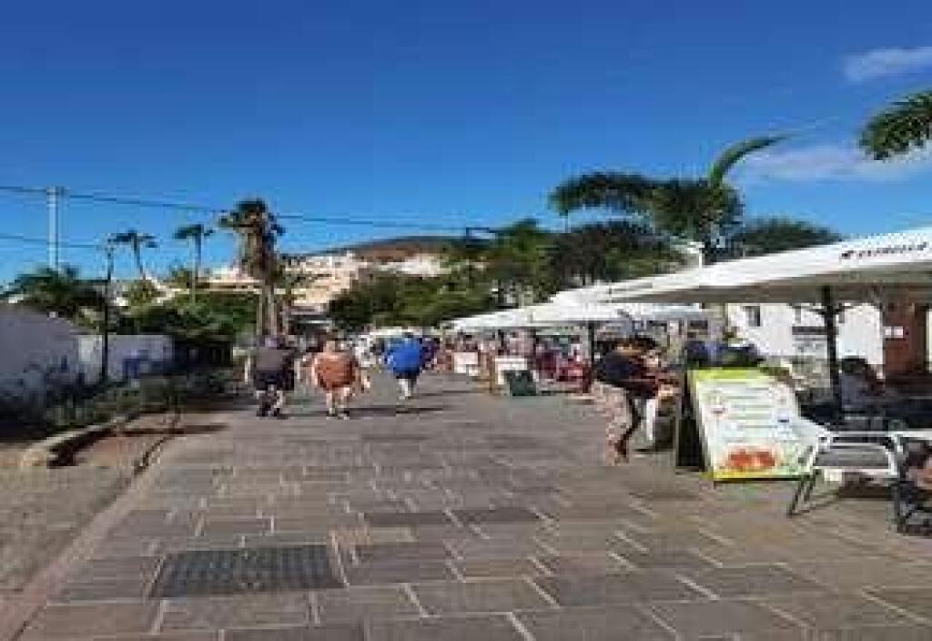 Imagen 3 de TRASPASO DE RESTAURANTE EN PRIMERA LINEA LOS CRISTIANOS