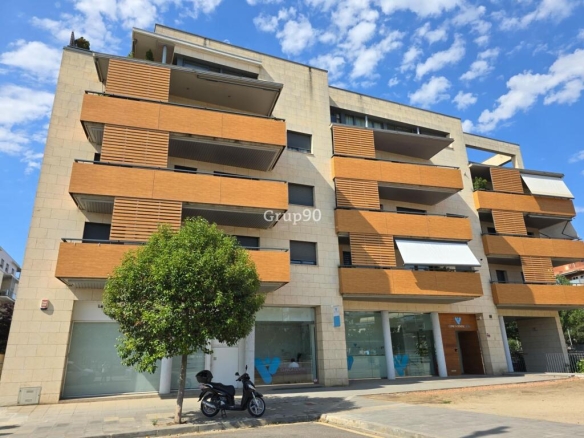 Imagen 2 de ¡SE ALQUILA LOCAL EN LA ZONA ALTA DE LLEIDA!