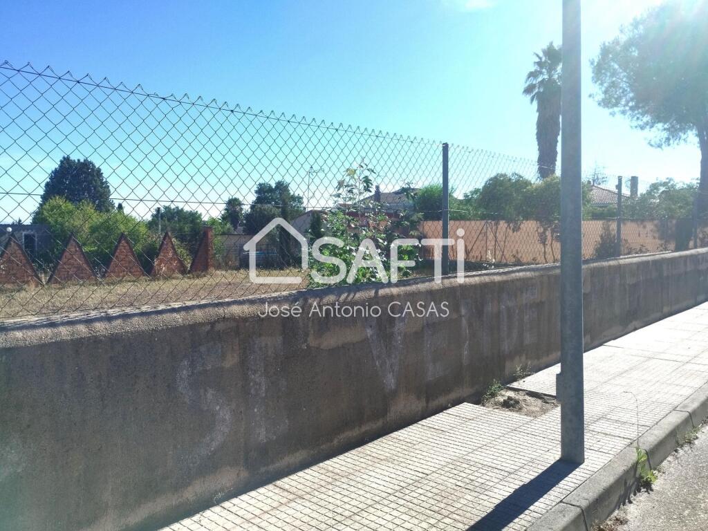 Con piscina construida con depuradora de 10x5m