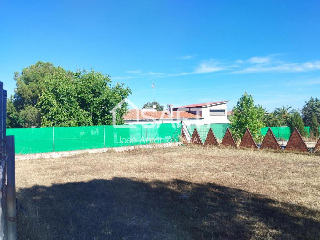 Con piscina construida con depuradora de 10x5m