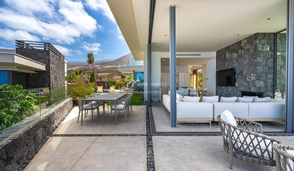 Imagen 2 de Casa-Chalet en Venta en Guia De Isora Santa Cruz de Tenerife