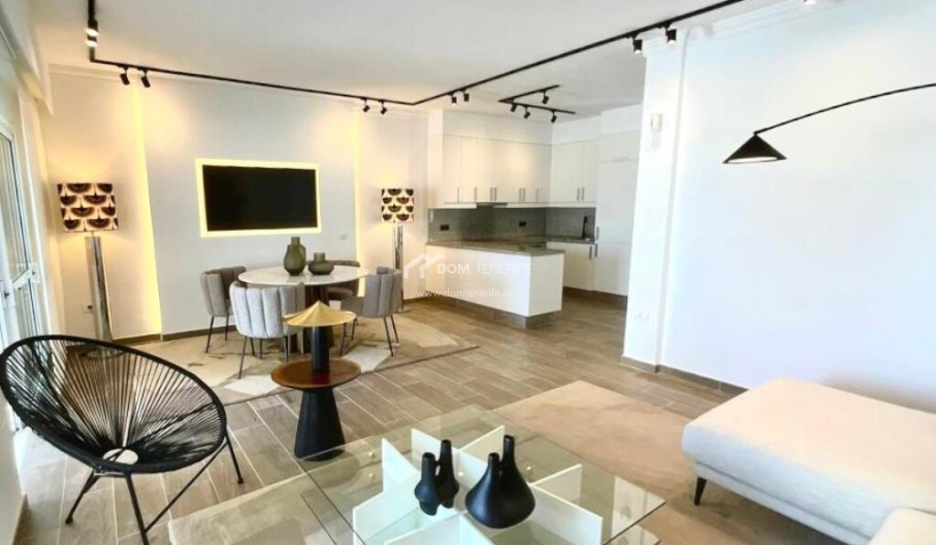 Imagen 2 de Casa de pueblo en Venta en Adeje Santa Cruz de Tenerife