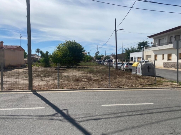 Imagen 2 de Fantástica parcela esquinera en la Cava