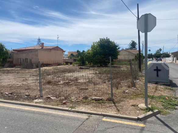 Imagen 1 de Fantástica parcela esquinera en la Cava
