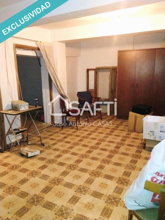 Imagen 4 de Casa para pequeña reforma con múltiples opciones. Dos plantas con bodega y 147m2. Precio EXCEPCIONAL.