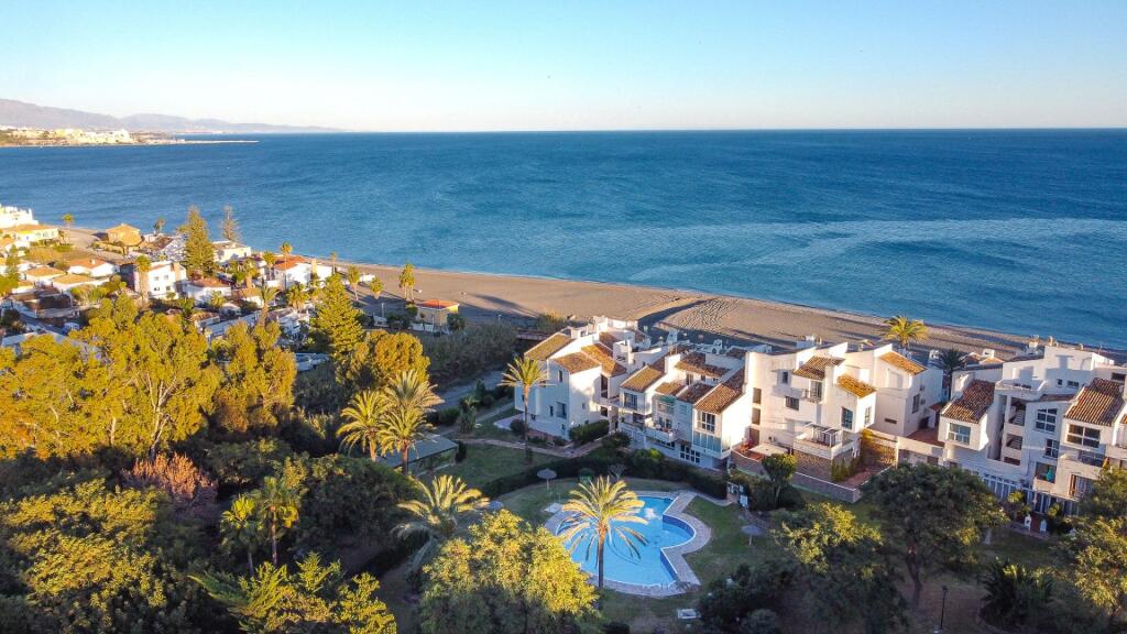 Imagen 2 de Casa-Chalet en Venta en Estepona Málaga