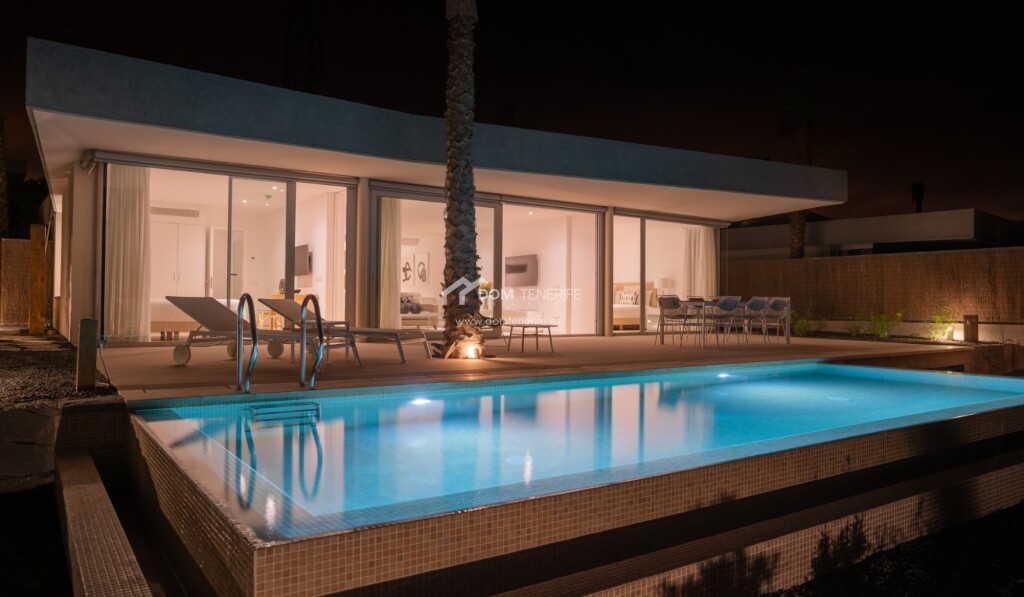 Imagen 2 de Casa-Chalet en Venta en Guia De Isora Santa Cruz de Tenerife