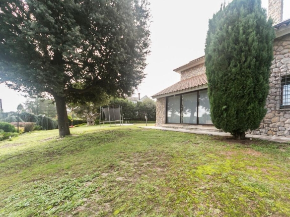 Imagen 3 de Impresionante casa en dos parcelas en Fontpineda