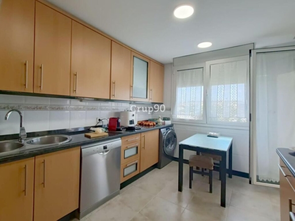 Imagen 2 de ¡Impresionante casa unifamiliar en venta en el Parc de l'Aigua! INFORMACIÓN PERSONALIZADA.