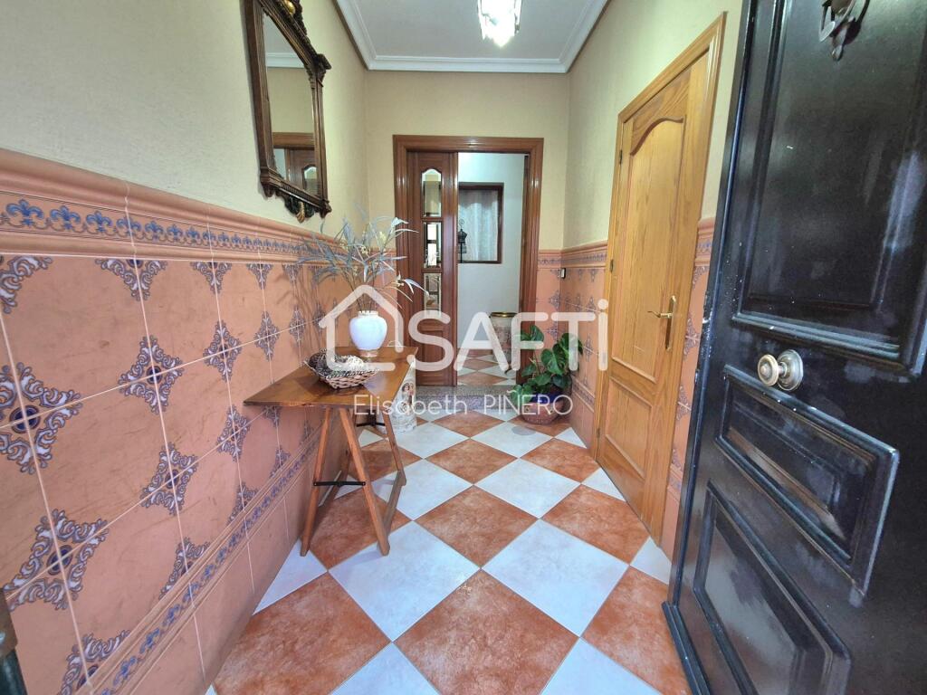 Imagen 3 de GRAN CASA AMUEBLADA EN PLANTA BAJA. ZONA DE PARQUES NUEVOS