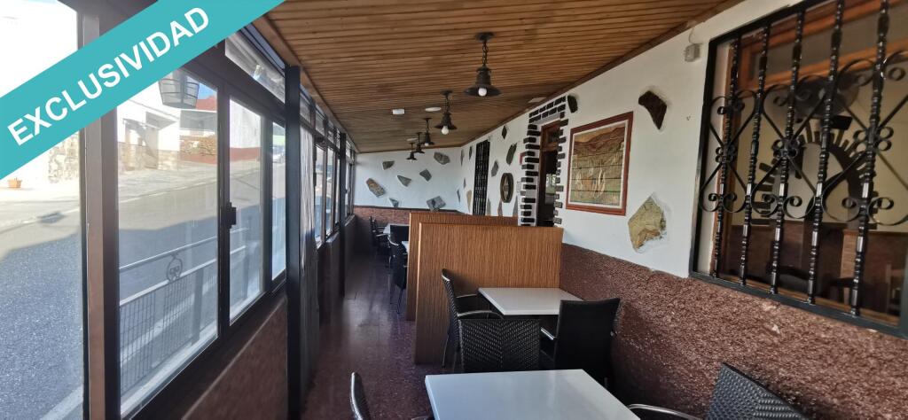 Imagen 4 de RESTAURANTE EN LA PASADILLA Y APTO PARA CONVERTIR EN VIVIENDA/S