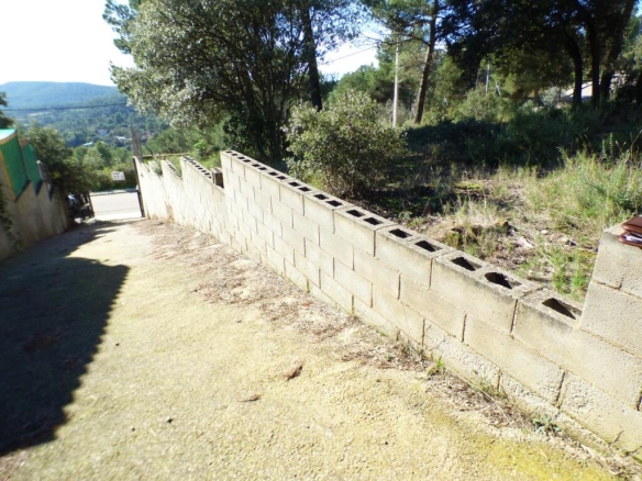 Imagen 3 de TERRENO URBANO EN CASTELLNOU DE BAGES SEMIPLANO DE 854M2