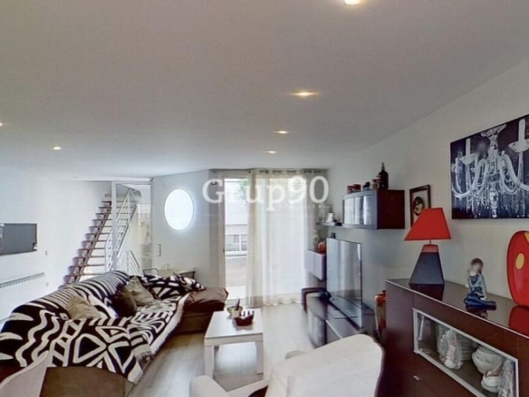 Imagen 3 de ESPECTACULAR CASA ADOSADA EN VENTA EN GOLMÉS