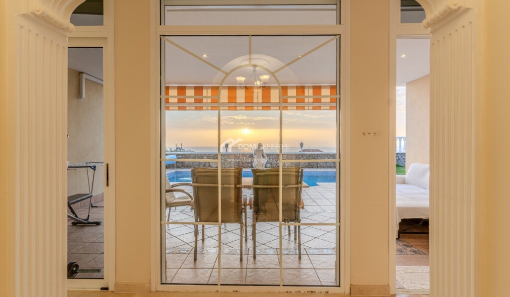 Imagen 2 de Casa-Chalet en Venta en Guia De Isora Santa Cruz de Tenerife