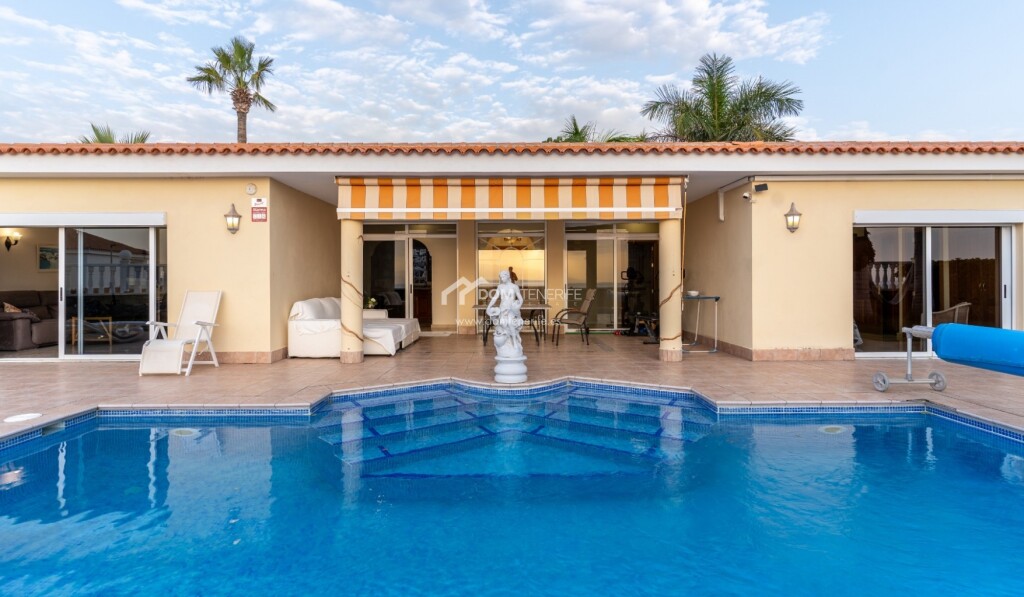 Imagen 4 de Casa-Chalet en Venta en Guia De Isora Santa Cruz de Tenerife