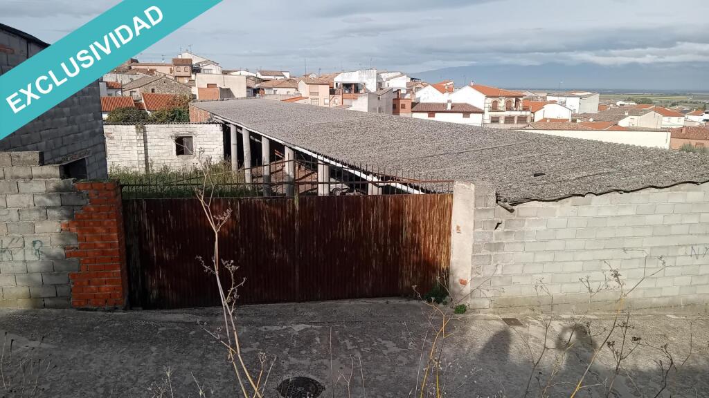 Imagen 4 de Excepcional Solar Urbano en Lagartera: 1.997 m² con Todos los Servicios