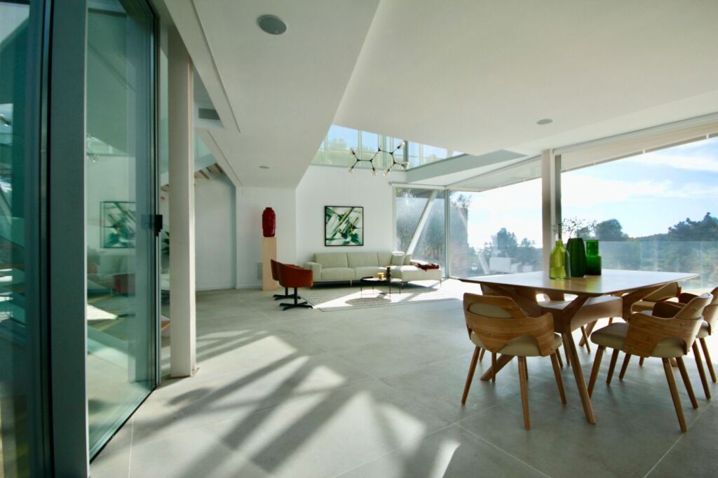 Imagen 4 de Fantástica casa de diseño en urbanización exclusiva junto  a campo de golf en Sitges