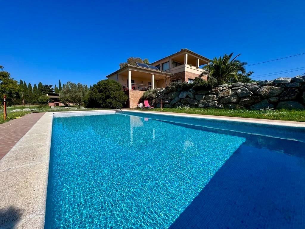 Imagen 2 de Casa unifamiliar con gran terreno muy cerca de Figueres