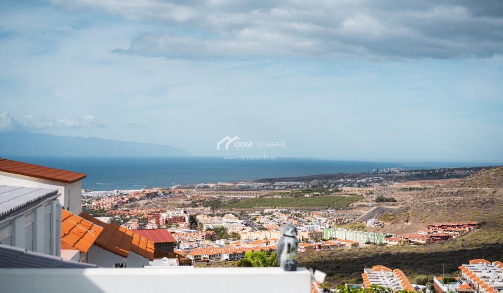 Imagen 2 de Casa de pueblo en Venta en Adeje Santa Cruz de Tenerife