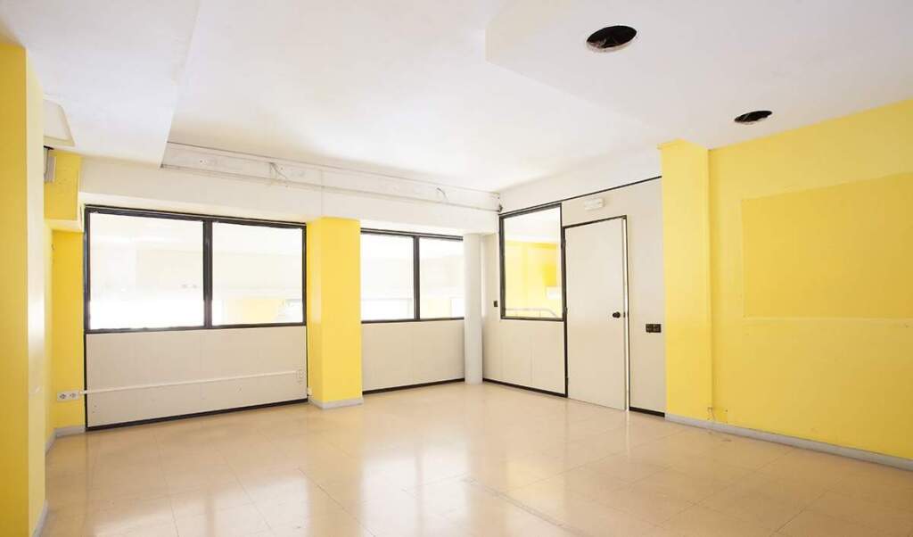 Imagen 3 de Local comercial esquinero en Les Corts