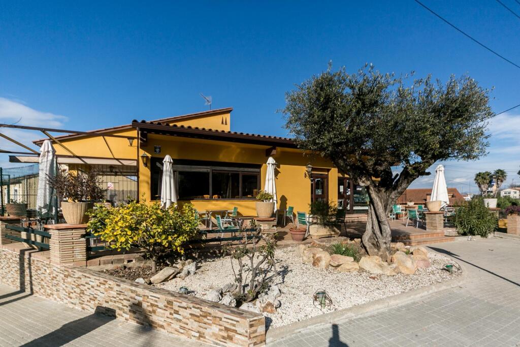 Imagen 2 de Restaurante con casa en preciosa ubicación de Cerdanyola