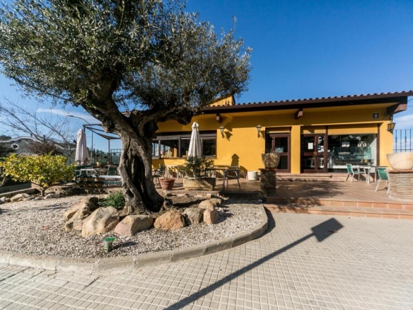 Imagen 1 de Restaurante con casa en preciosa ubicación de Cerdanyola
