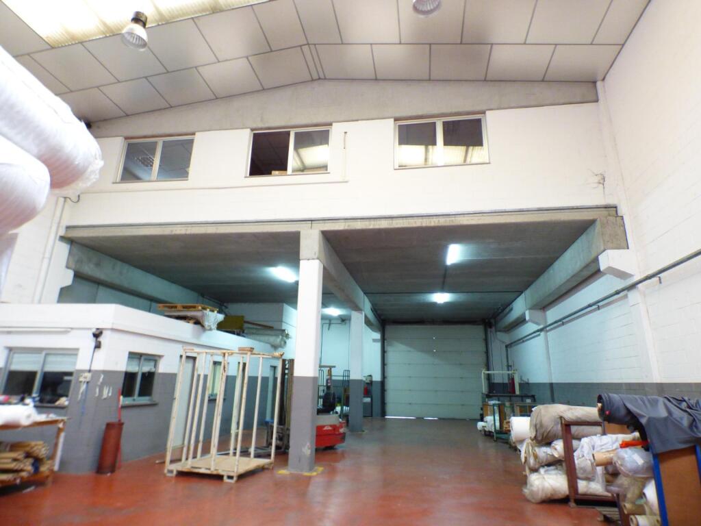 Imagen 2 de NAVE EN VENTA EN SANT VICENÇ DE CASTELLET - POLIGONO LES VIVES