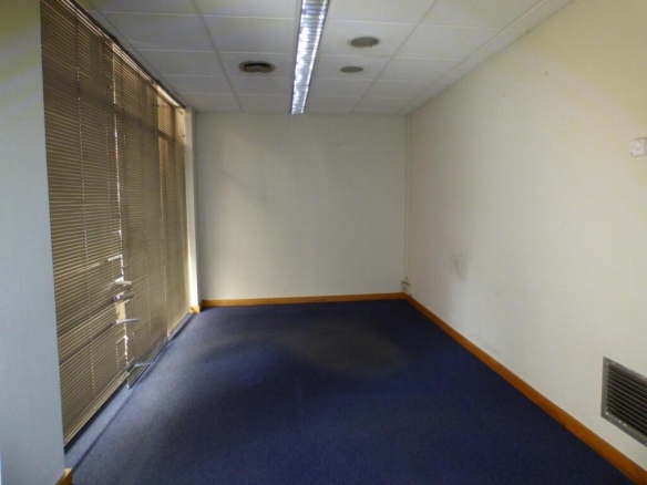 Imagen 4 de Local comercial esquinero en la zona de Poble Nou