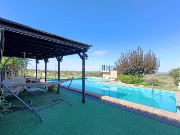 Imagen 2 de ¡Oportunidad única! Espectacular casa con piscina y vistas en Alcoletge