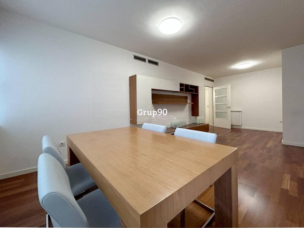 Imagen 2 de ¡Descubre tu nuevo hogar! Espacioso piso en venta con piscina y zona comunitaria