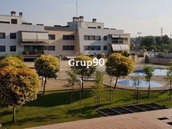 Imagen 1 de ¡Descubre tu nuevo hogar! Espacioso piso en venta con piscina y zona comunitaria