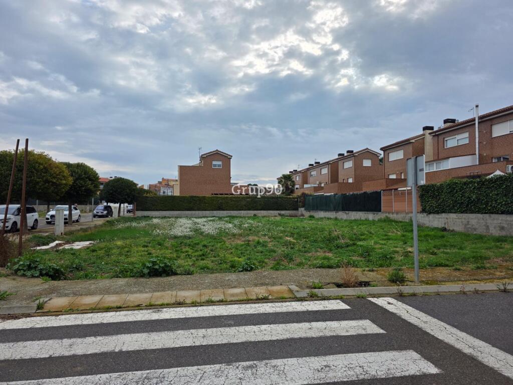 Imagen 2 de ¡Gran oportunidad! Se vende parcela en Vilanova de Segrià