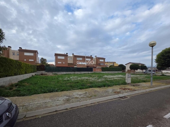 Imagen 4 de ¡Gran oportunidad! Se vende parcela en Vilanova de Segrià