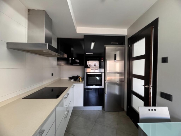 Imagen 1 de ¡Oportunidad Única en las Bases de Manresa!