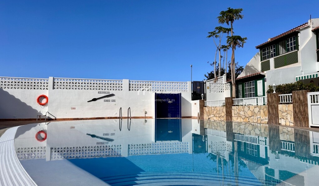 Imagen 2 de Casa de pueblo en Venta en Guia De Isora Santa Cruz de Tenerife