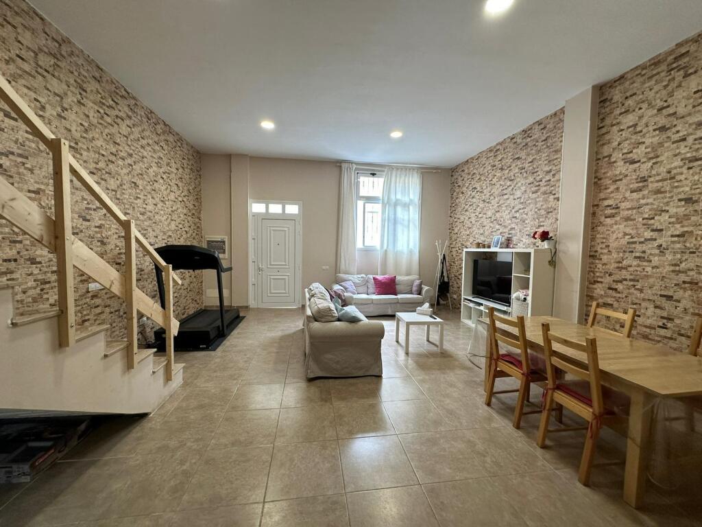 Imagen 4 de Casa terera en ladera alta