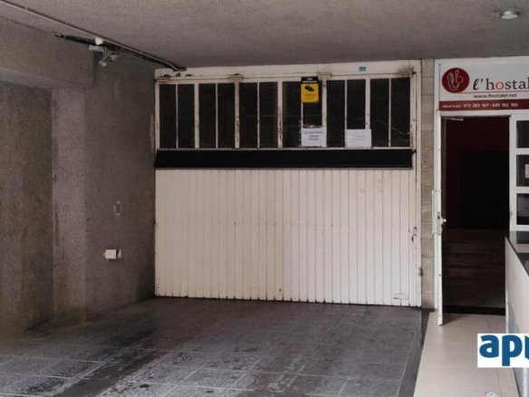 Imagen 2 de Parking en venta en la zona de Joc de la Bola/Camp d'Esports