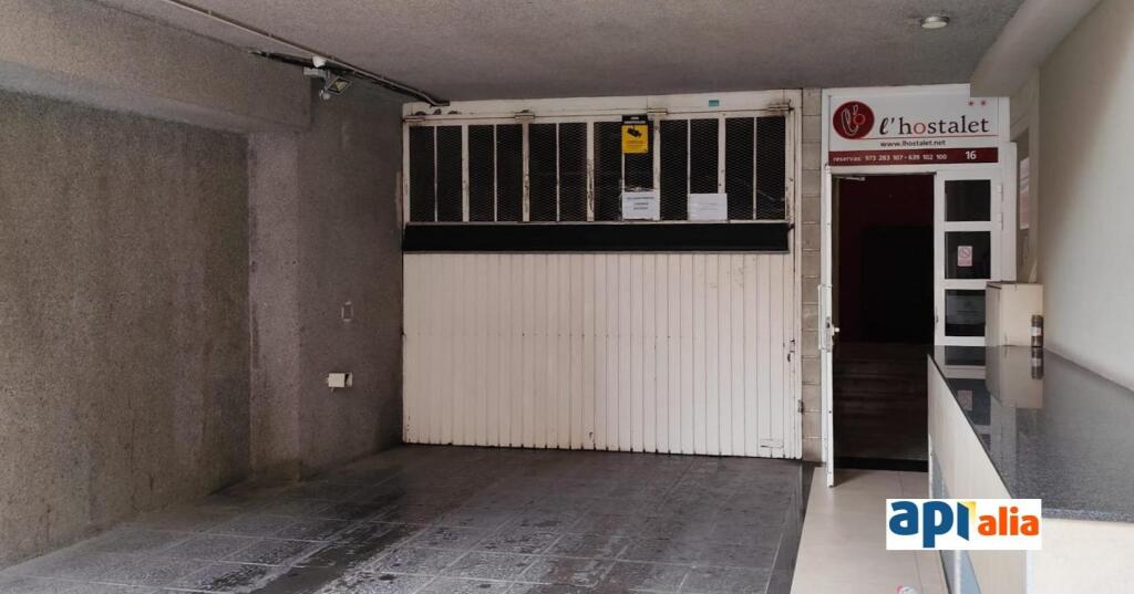 Imagen 2 de Parking en venta en la zona de Joc de la Bola/Camp d'Esports