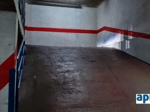 Imagen 4 de Parking en venta en la zona de Joc de la Bola/Camp d'Esports