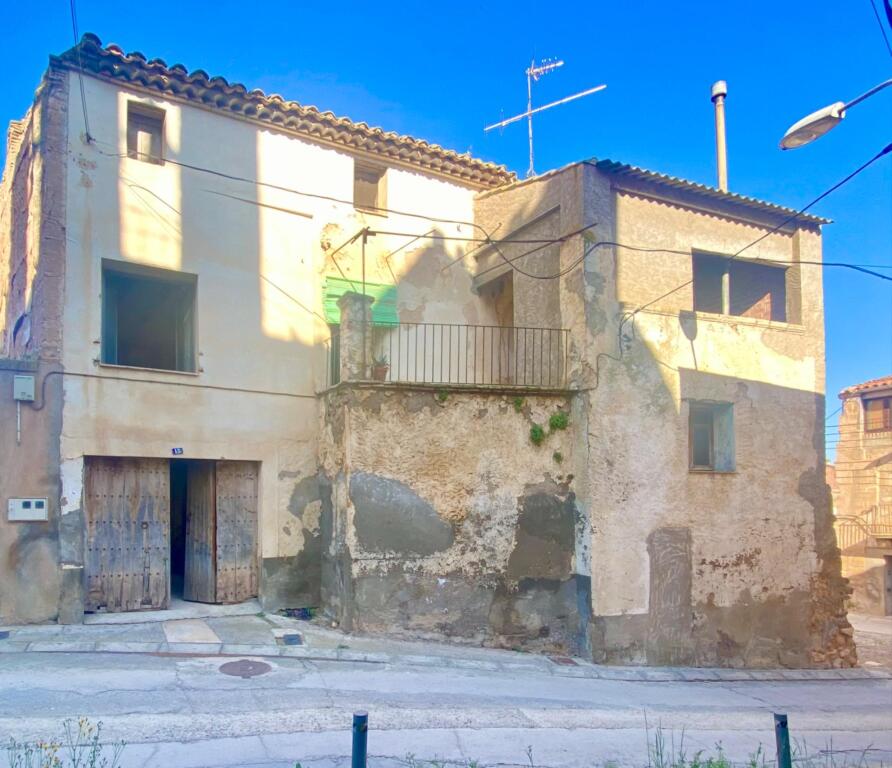piso y desván en Sarroca de Lleida