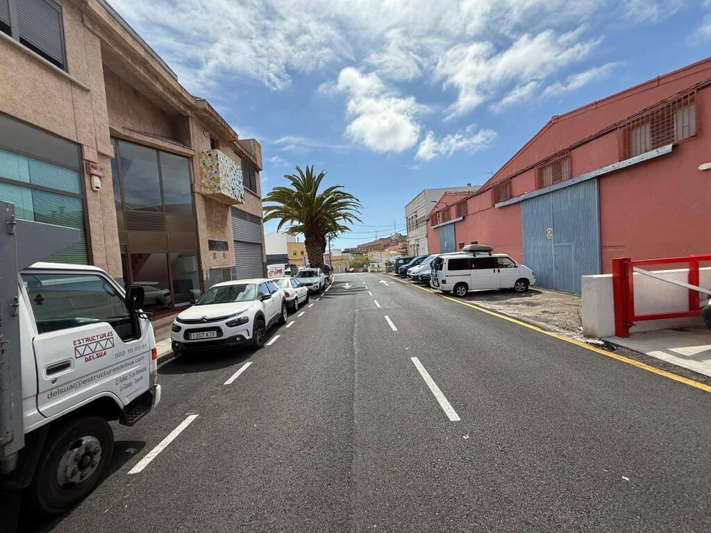 Imagen 4 de Gran Local en Venta en La Laguna - Espacio que Impulsa a tu Negocio