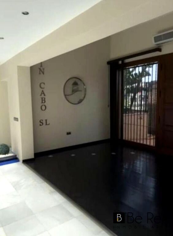 Imagen 3 de OPORTUNIDAD: EN VENTA EDIFICIO DE OFICINAS EN EL CORAZÓN DE GUADALMINA BAJA (ESTEPONA)